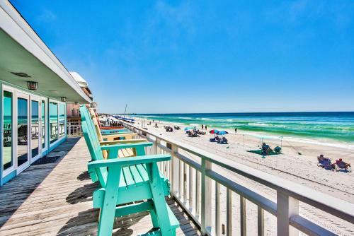 Island Time- Wonderful Private Beachfront Home - Beautiful!!!