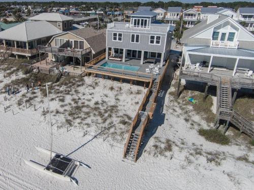 Making Waves - Huge Heated Beachfront Pool & Hot Tub! Best In Pcb!