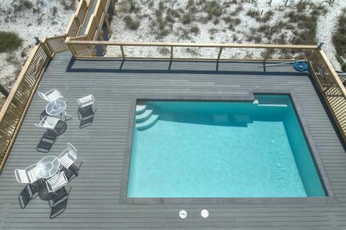 Making Waves - Huge Heated Beachfront Pool & Hot Tub! Best In Pcb!