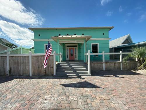Beachcomber - Beachfront With Pool And Hot Tub - On The Beach!