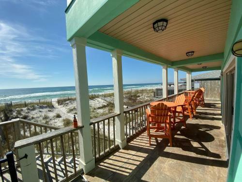 Beachcomber - Beachfront With Pool And Hot Tub - On The Beach!