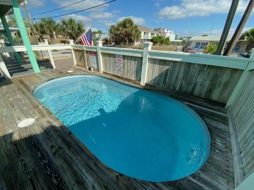 Beachcomber - Beachfront With Pool And Hot Tub - On The Beach!