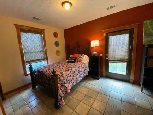Beachcomber - Beachfront With Pool And Hot Tub - On The Beach!