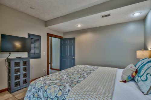 Beachcomber - Beachfront With Pool And Hot Tub - On The Beach!