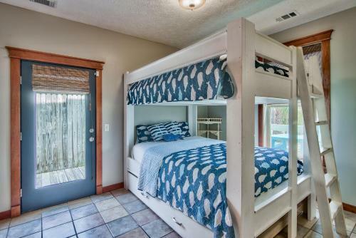 Beachcomber - Beachfront With Pool And Hot Tub - On The Beach!