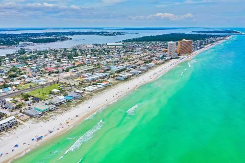 Beachcomber - Beachfront With Pool And Hot Tub - On The Beach!