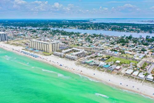 Beachcomber - Beachfront With Pool And Hot Tub - On The Beach!