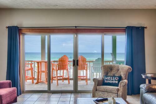 Beachcomber - Beachfront With Pool And Hot Tub - On The Beach!