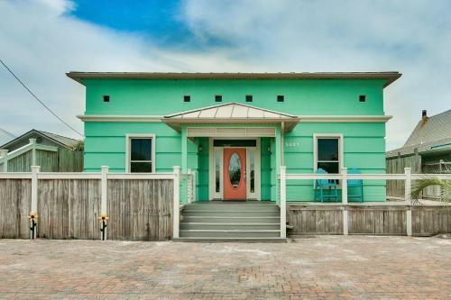 Beachcomber - Beachfront With Pool And Hot Tub - On The Beach!