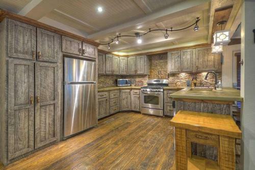 Creekside R&r By Escape To Blue Ridge