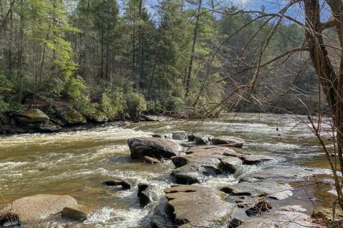 Long Pine Ridge Cabin With Luxury Amenities!