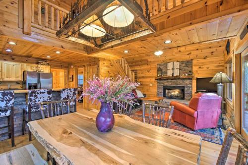 Long Pine Ridge Cabin With Luxury Amenities!