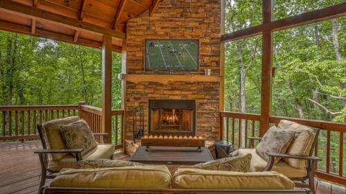 Logan's Peak By Escape To Blue Ridge