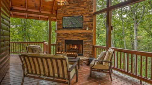 Logan's Peak By Escape To Blue Ridge