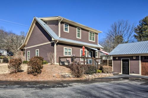 Beautiful Family Home Right Outside Downtown!