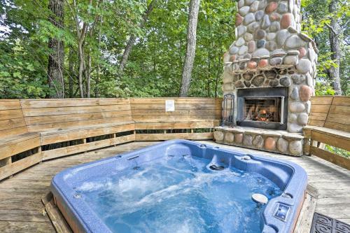 Picture-perfect Blue Ridge Cabin With Hot Tub!