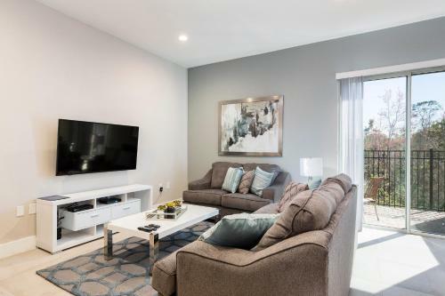 4 Br 4 Ba Villa Self Check-in Bbq & Full Kitchen