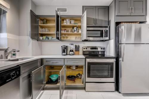 Highrise Atl Downtown Home With A View, Sleeps 4