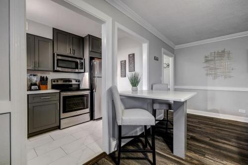 Highrise Atl Downtown Home With A View, Sleeps 4