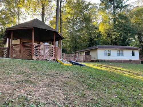 Three Bedroom Queen Size Beds In Atlanta