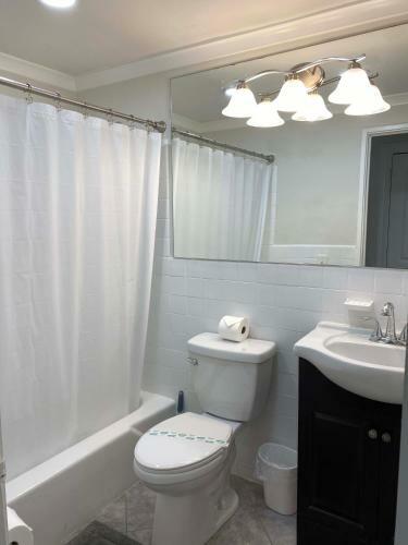 Modern 1br Plus Balcony With Views In Downtown Atl