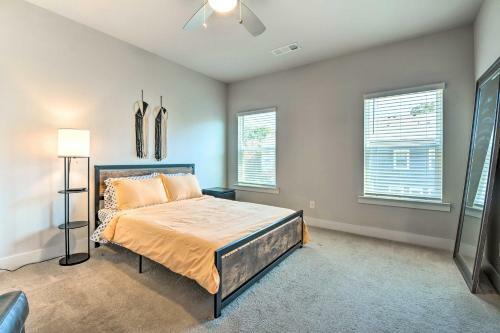 Atlanta Townhome With Deck About 6 Mi To Downtown!