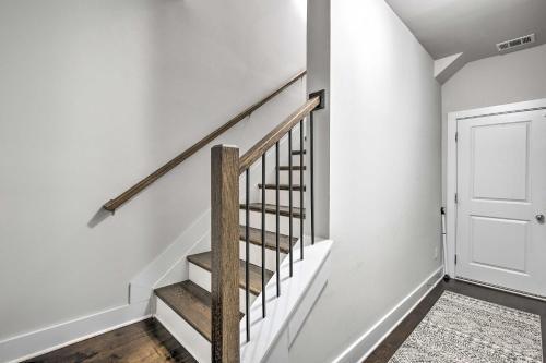 Atlanta Townhome With Deck About 6 Mi To Downtown!