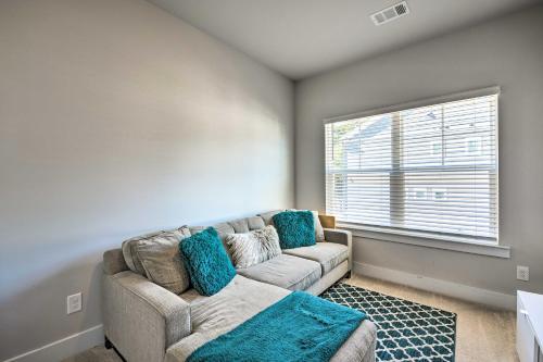 Atlanta Townhome With Deck About 6 Mi To Downtown!