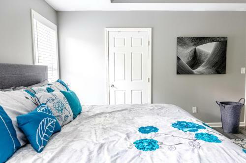 Newly Renovated Hidden Gem