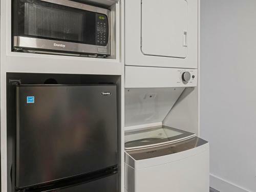 Apartamento Clever Studio With Queen Bed, City Walkable!