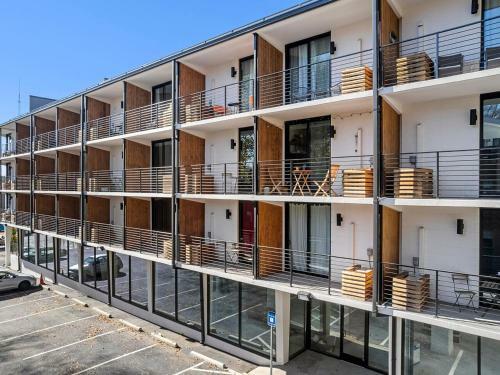 Apartamento Clever Studio With Queen Bed, City Walkable!