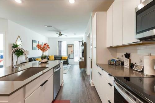Apartamento Luxury 2br 2ba Apt With Gym Pool & Free Parking