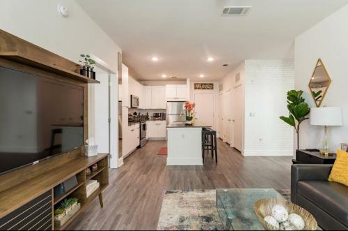 Apartamento Luxury 2br 2ba Apt With Gym Pool & Free Parking