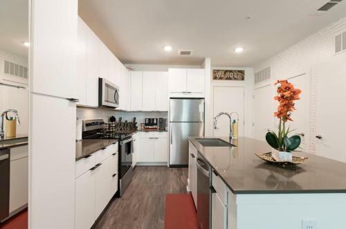 Apartamento Luxury 2br 2ba Apt With Gym Pool & Free Parking