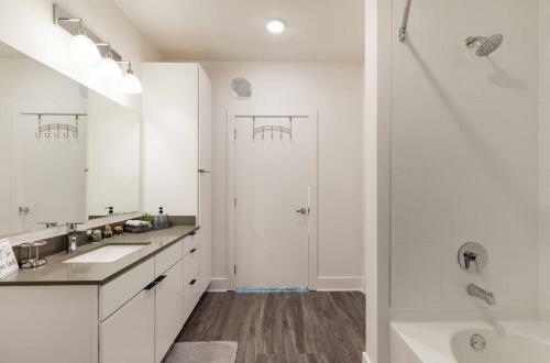 Apartamento Luxury 2br 2ba Apt With Gym Pool & Free Parking