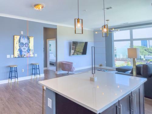 Apartamento Breathtaking Pivotal Buckhead Acropolis King Bed Palace
