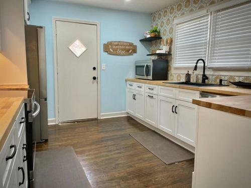 Cozy Vintage Farmhome - Downtown Atl