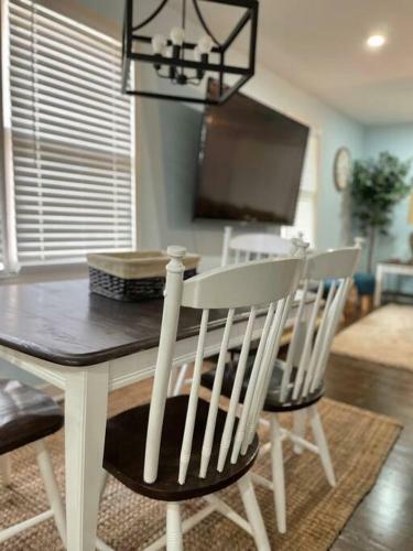 Cozy Vintage Farmhome - Downtown Atl