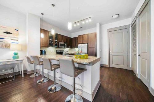 Apartamento ? Chic 1 Bdrm In Buckhead, 3 Min Walk To Park ?