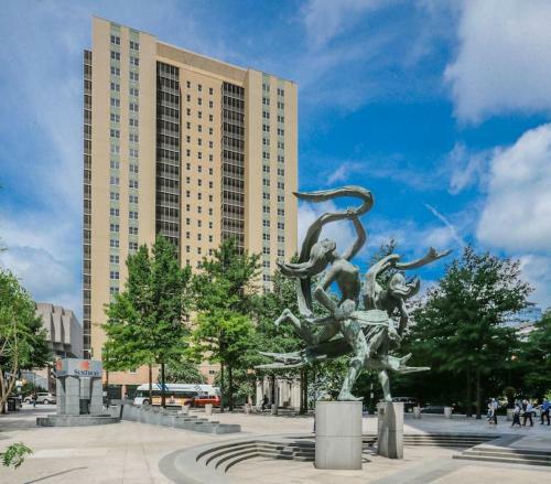 Highrise Atl Downtown Condo 1 Block From Americasmart Sleeps 4