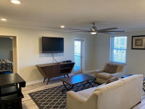 Highrise Atl Downtown Condo 1 Block From Americasmart Sleeps 4