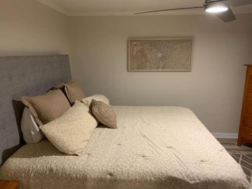 Highrise Atl Downtown Condo 1 Block From Americasmart Sleeps 4