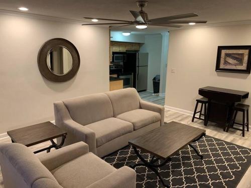 Highrise Atl Downtown Condo 1 Block From Americasmart Sleeps 4