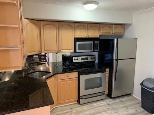 Highrise Atl Downtown Condo 1 Block From Americasmart Sleeps 4