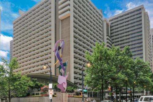 Highrise Atl Downtown Condo 1 Block From Americasmart Sleeps 4