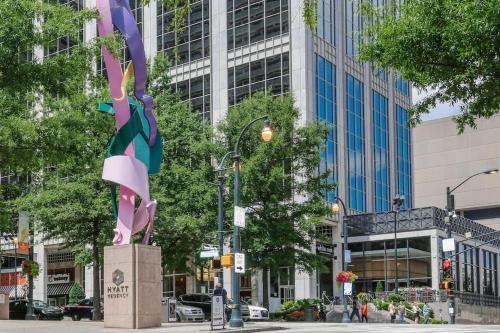 Highrise Atl Downtown Condo 1 Block From Americasmart Sleeps 4