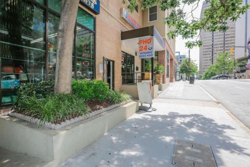 Highrise Atl Downtown Condo 1 Block From Americasmart Sleeps 4