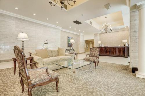 Highrise Atl Downtown Condo 1 Block From Americasmart Sleeps 4