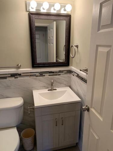 Highrise Atl Downtown Condo 1 Block From Americasmart Sleeps 4
