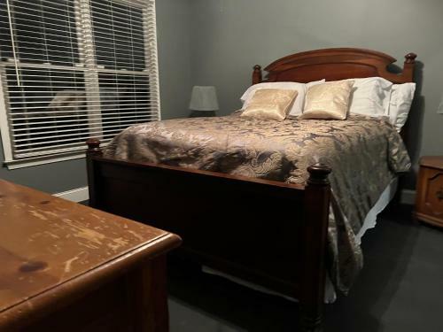Hostal Maison de Jeanty (Private Entry Suite/marta Train/mb Stadium/beltline)